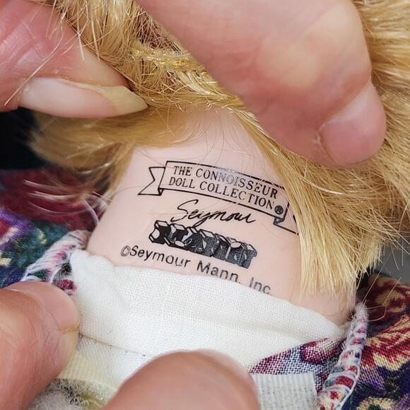 The Connoisseur Collection Seymour Mann Porcelain Doll in Emerald Green Dress - Picture 12 of 13